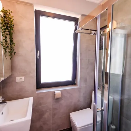 Aquarium Penthouse 5 Apartment *